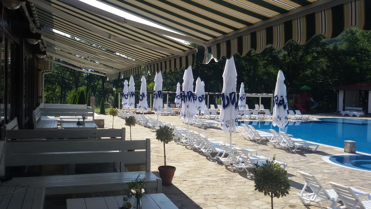 Ostrova Holiday Village Beli Osum Bagian luar foto